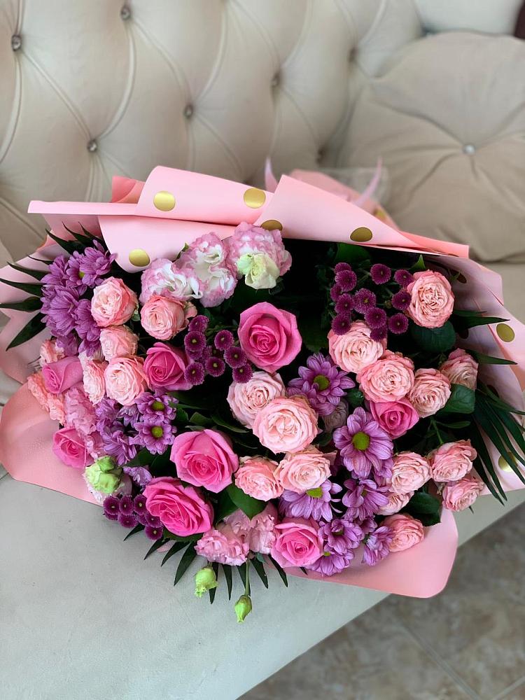 Букет цветов из: Хризантемы, Розы и Лизиантусы в Чернушке