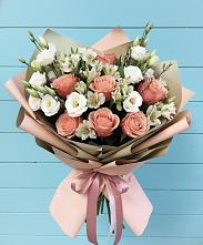 Букет цветов из:  Розы, Альстромерии и Лизиантусы в Чернушке