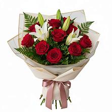 Букет цветов из:  Лилии и Розы в Чернушке