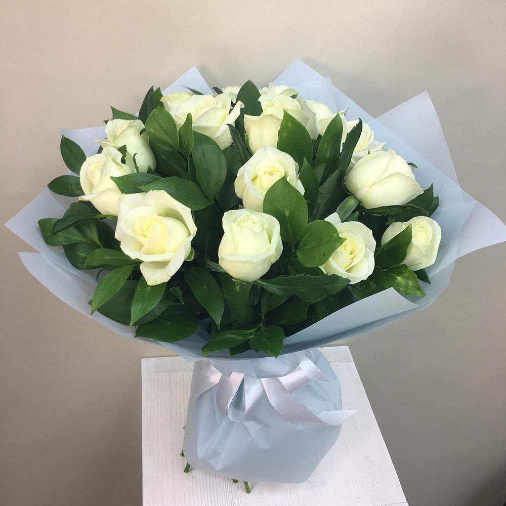 Букет 15 Белых роз Проуд в Чернушке