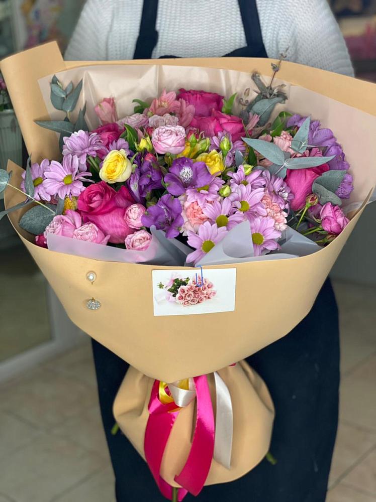 Букет цветов из: Хризантемы, Гвоздики и Альстромерии в Чернушке