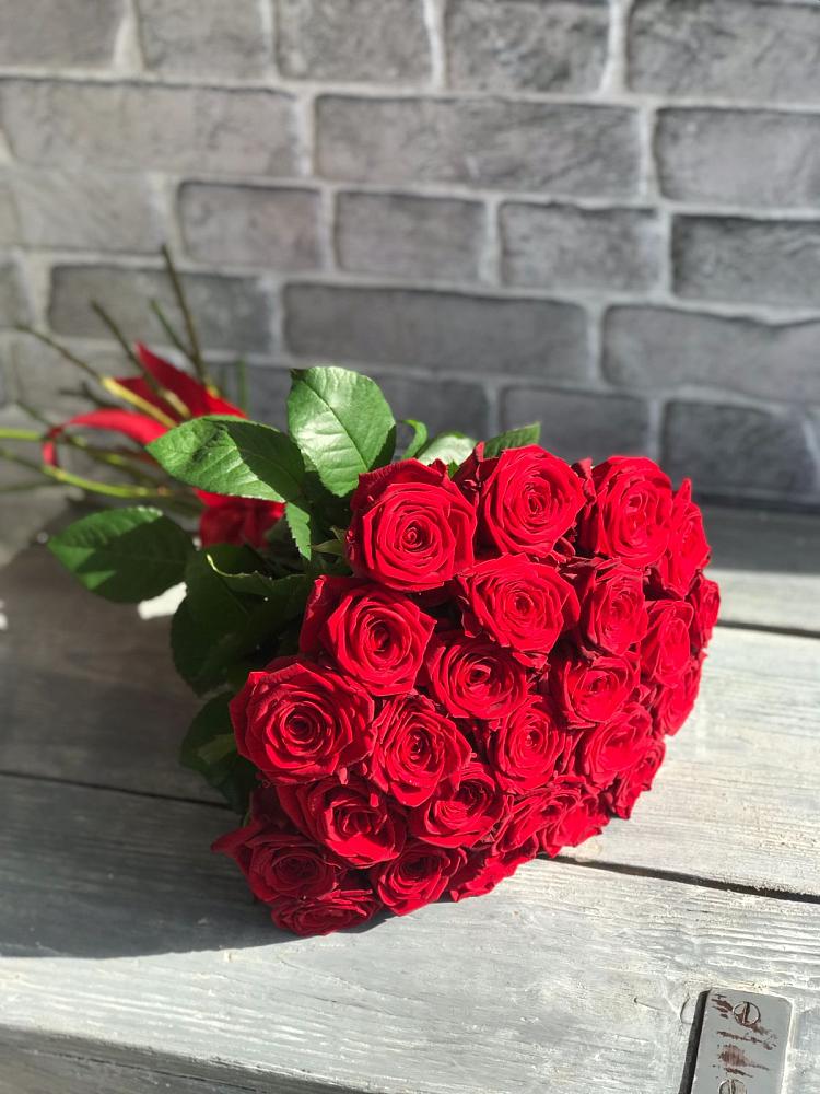 Букет Красные розы Фридом в Чернушке