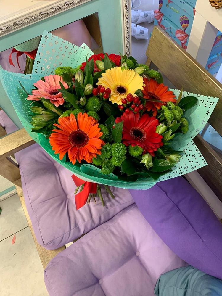 Букет цветов из: Герберы, Хризантемы и Альстромерии в Чернушке