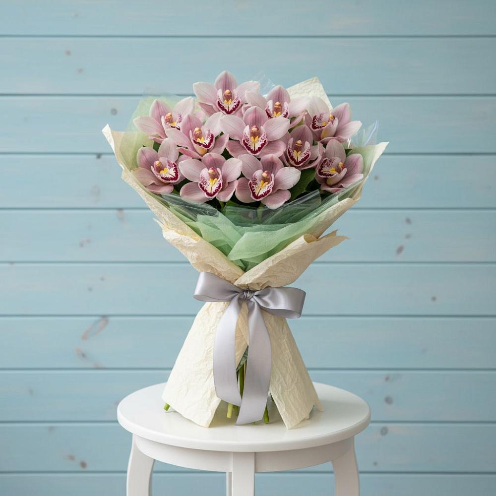 Букет цветов из: Орхидеи и Розы в Чернушке