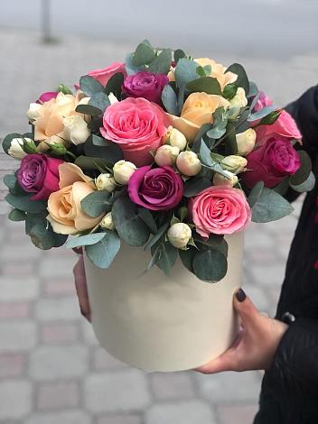 Цветочная композиция из Розы в шляпной коробке в Чернушке