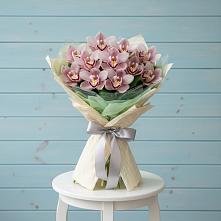 Букет цветов из:  Орхидеи и Розы в Чернушке