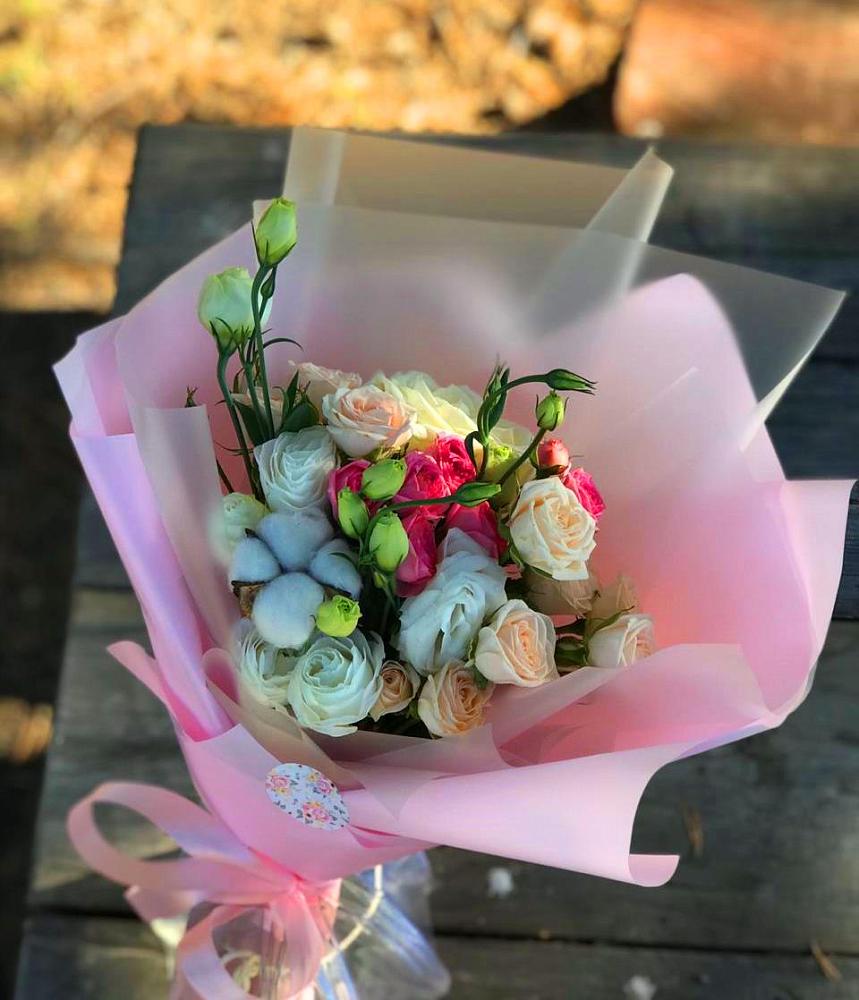 Букет цветов из: Розы и Лизиантусы в Чернушке