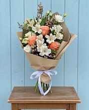 Букет цветов из:  Альстромерии, Лизиантусы, Розы и Хризантемы #REPLACE_PRED# Чернушке