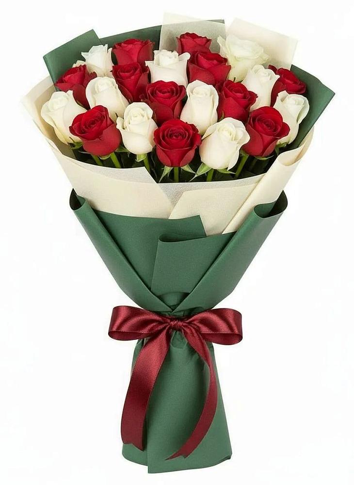 Букет Микс из красных и белых роз в Чернушке
