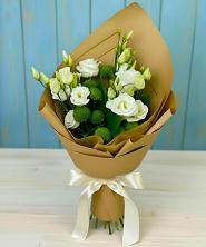 Букет цветов из:  Хризантемы и Лизиантусы в Чернушке