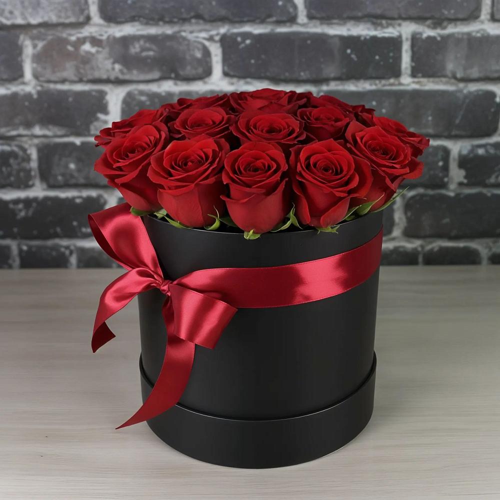 Цветочная композиция из Розы в шляпной коробке в Чернушке