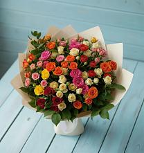 Букет Микс из разноцветных кустовых роз в Чернушке