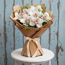 Букет цветов из:  Орхидеи и Розы в Чернушке